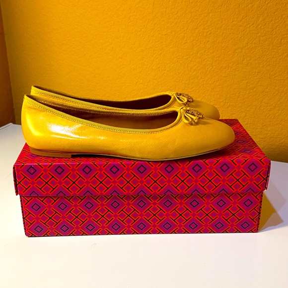 Tory Burch Shoes - TORY BURCH Charm Leather Ballet Flat In Naples Yellow Size 9 Sunny Pop of Color